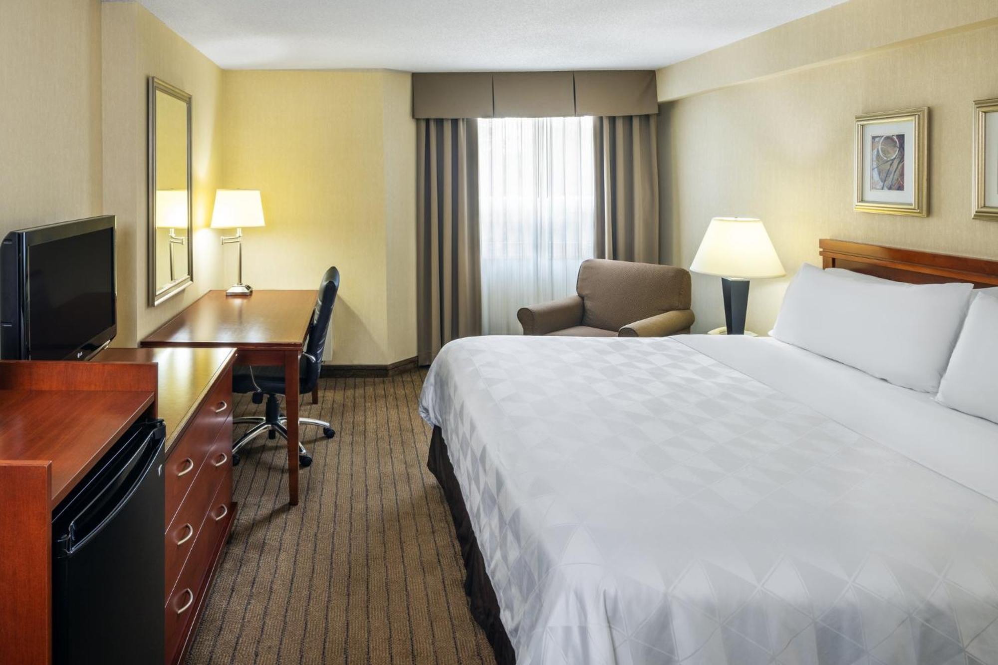 Holiday Inn Laval Montreal By Ihg Exterior photo