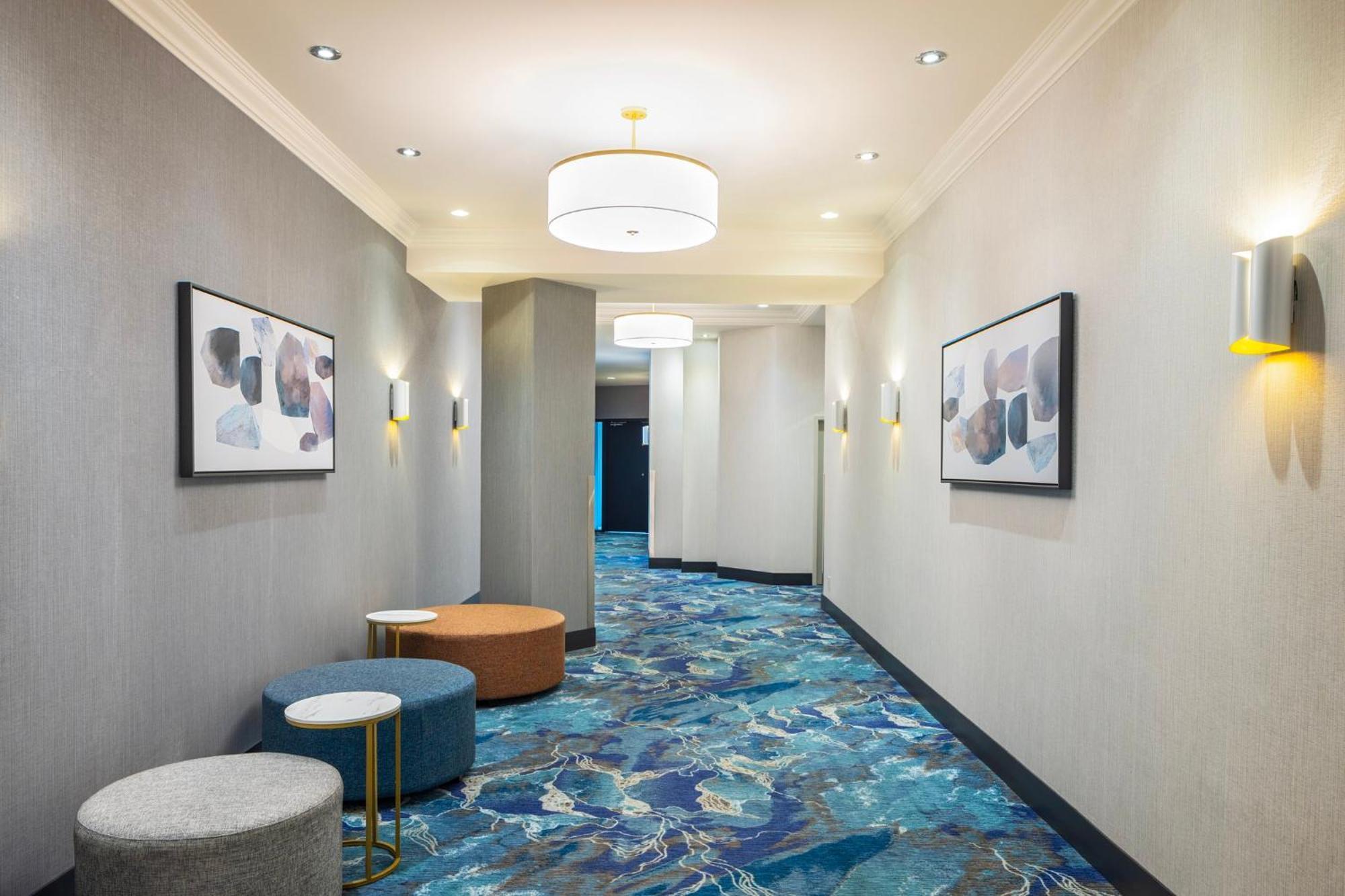 Holiday Inn Laval Montreal By Ihg Exterior photo