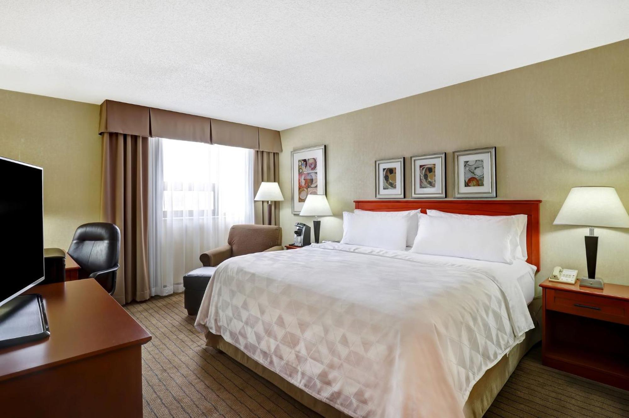 Holiday Inn Laval Montreal By Ihg Exterior photo