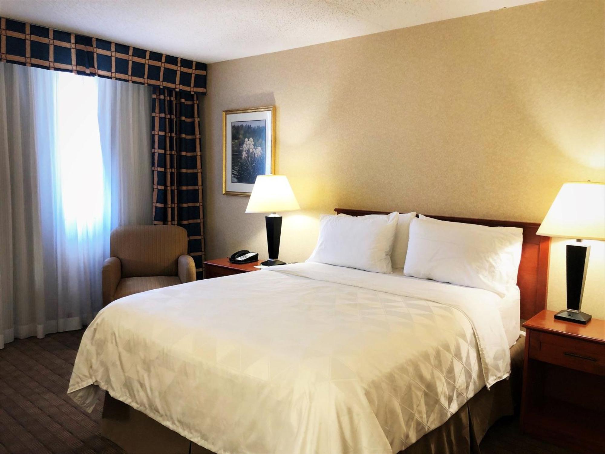Holiday Inn Laval Montreal By Ihg Exterior photo