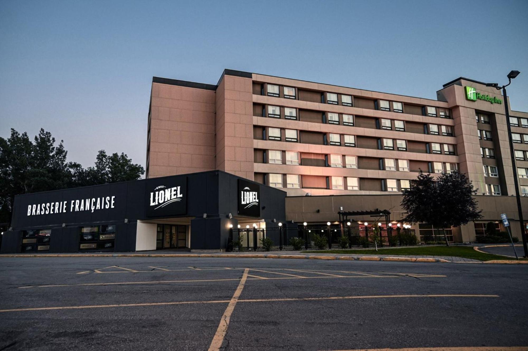 Holiday Inn Laval Montreal By Ihg Exterior photo