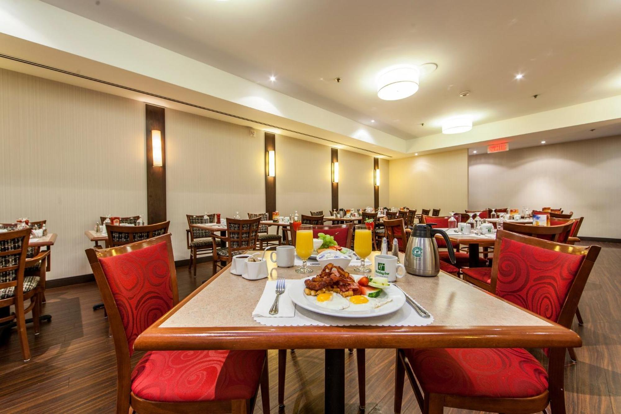 Holiday Inn Laval Montreal By Ihg Exterior photo
